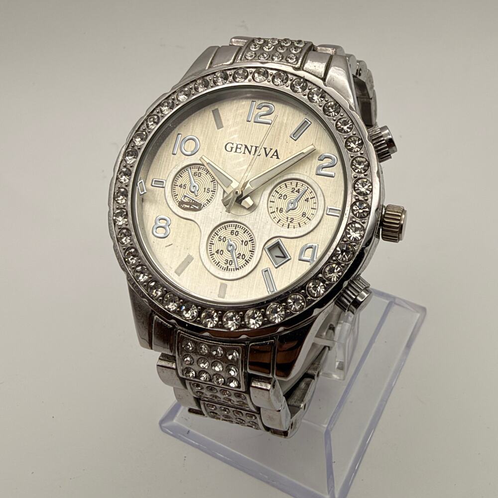Stunning Geneva 1752 Silver-Tone Rhinestone Fashion Watch Working New Battery